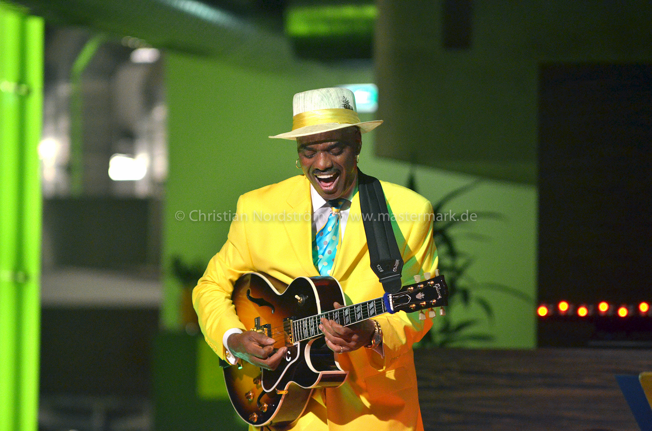 Nick Collione - Smoothjazz in the Cube