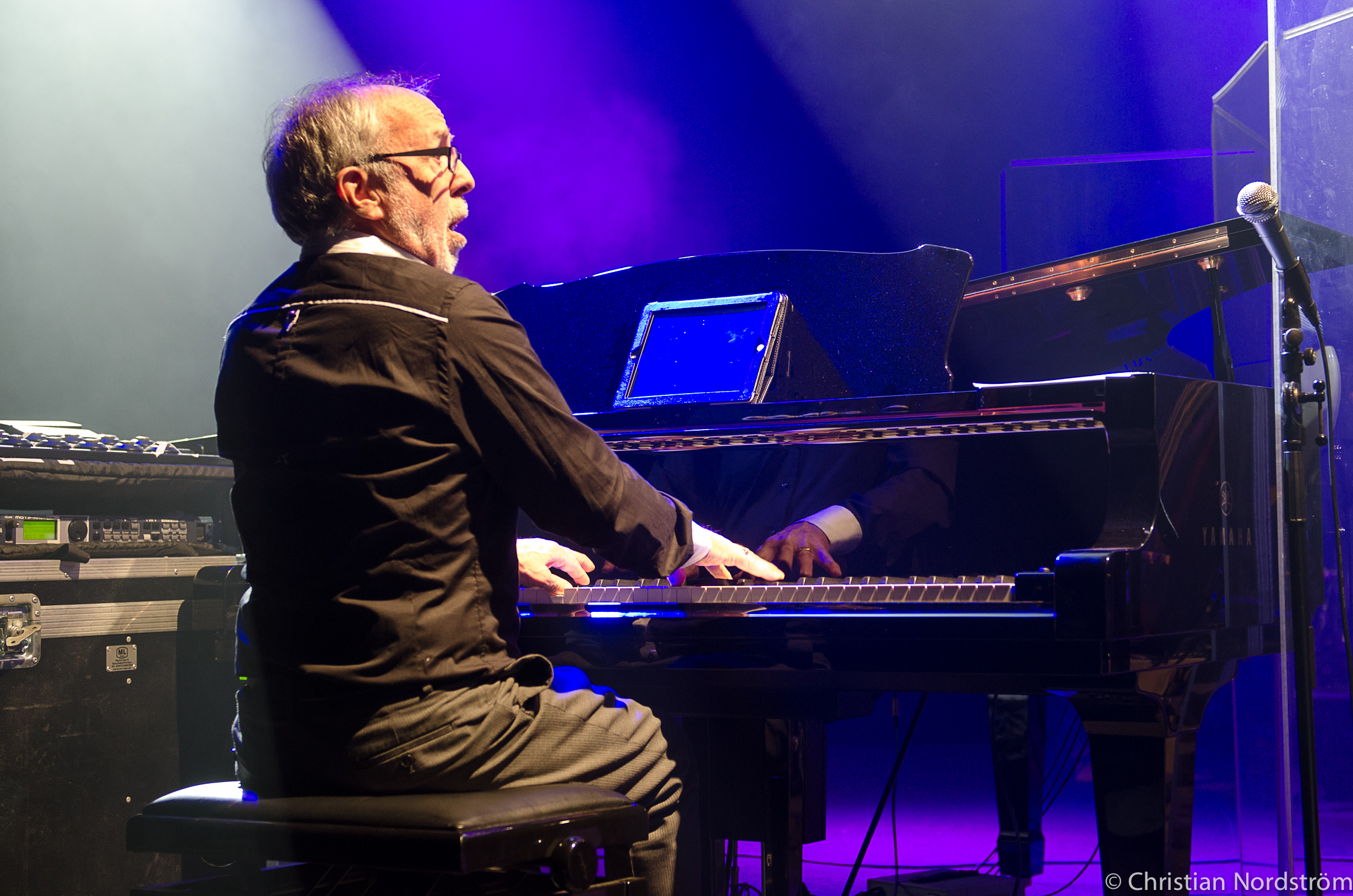 FourplayBlueTone2012 57