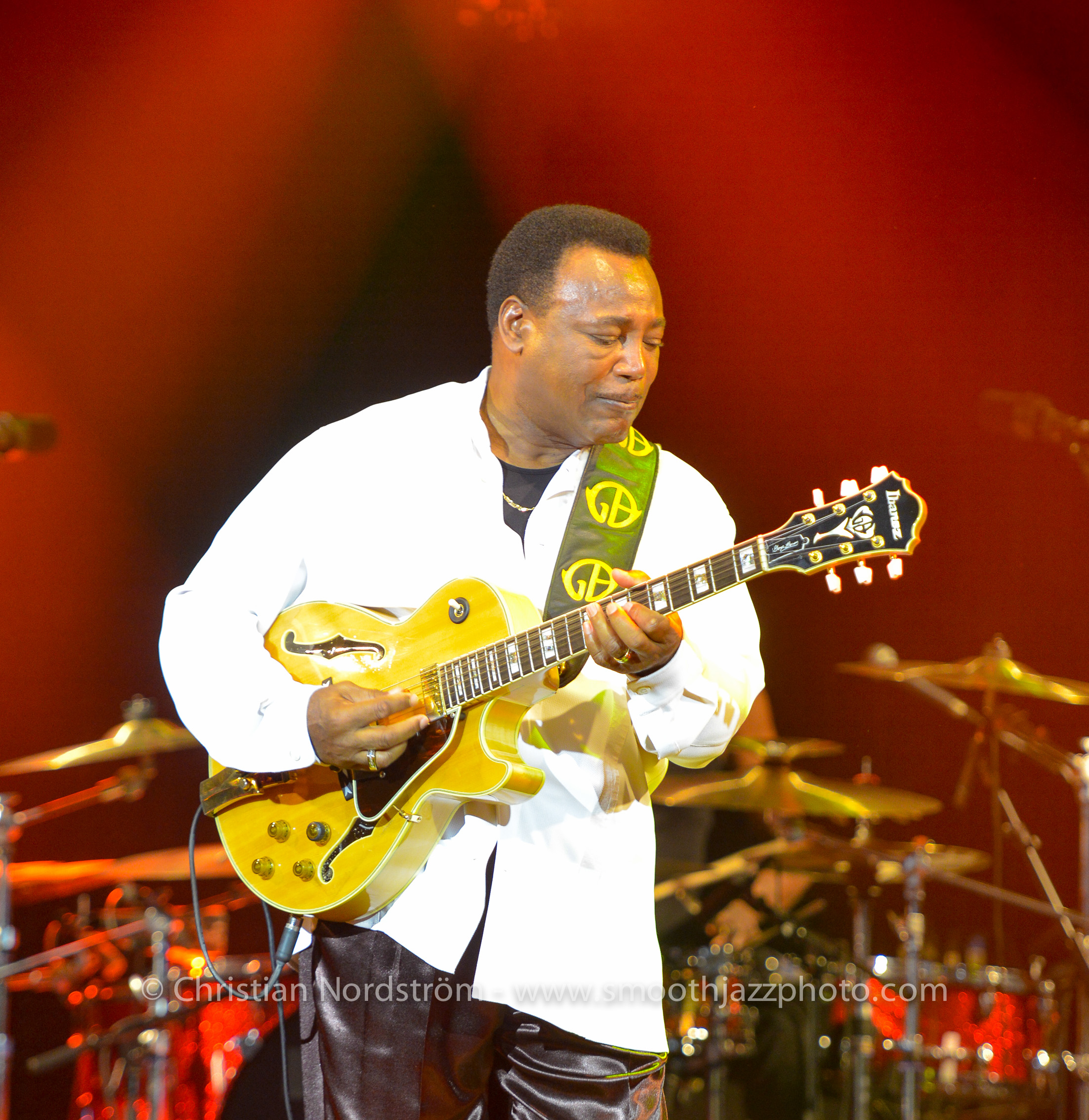 GeorgeBensonMunich2013 05