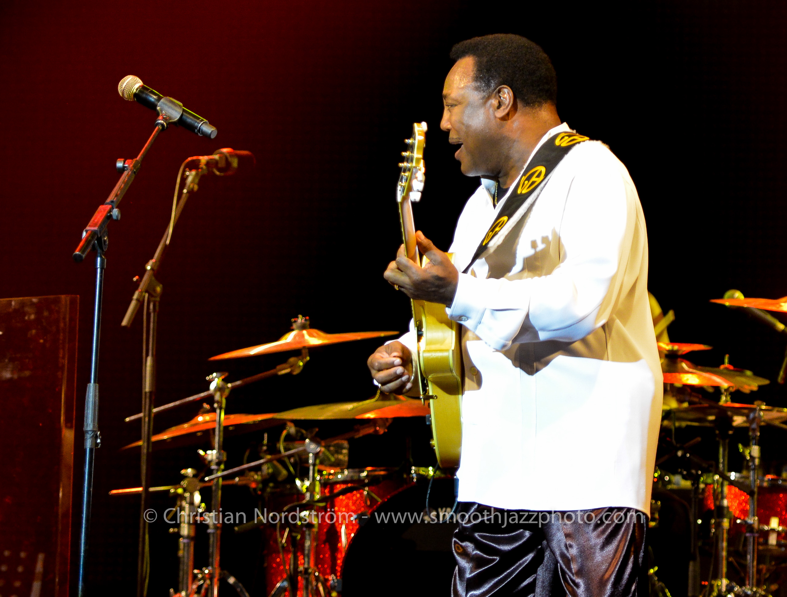 GeorgeBensonMunich2013 12