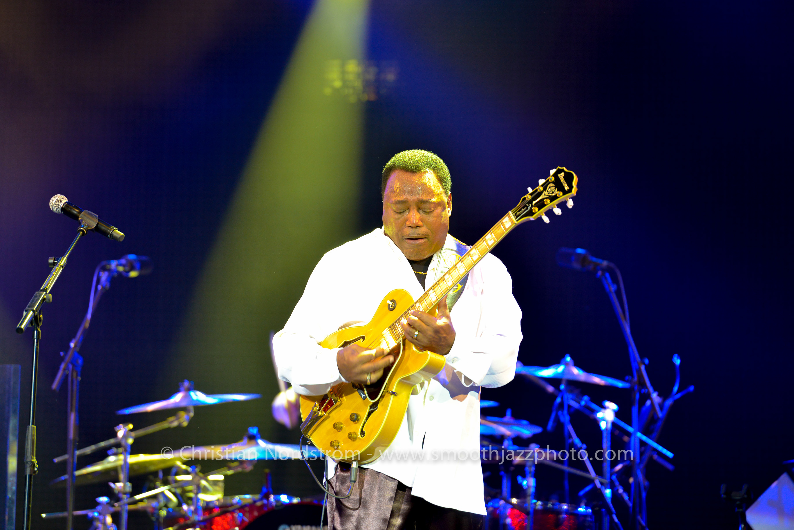 GeorgeBensonMunich2013 21